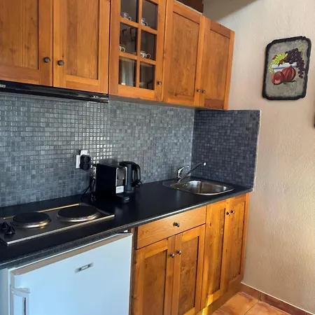 Apartment Frigias 5 *